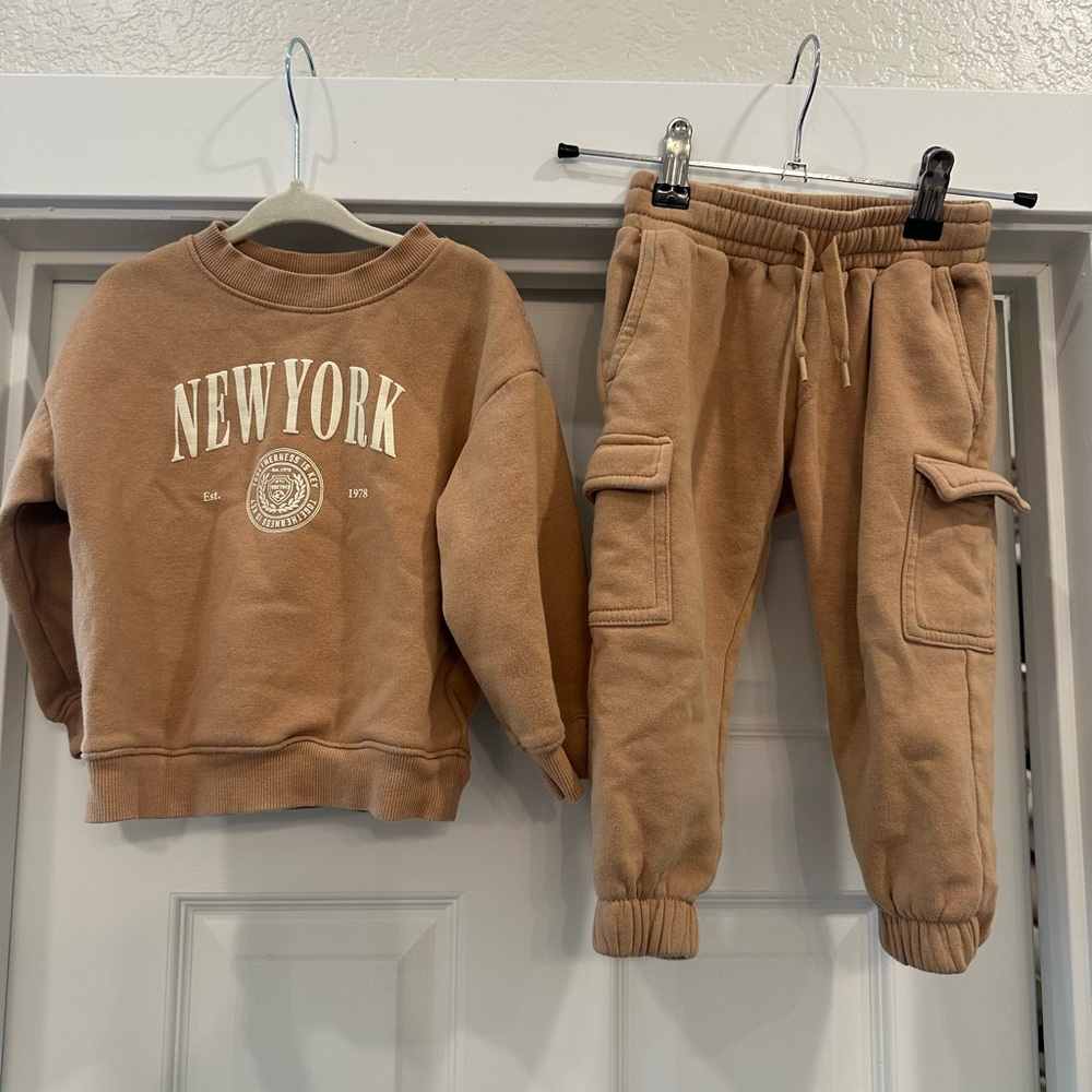 H&M Tan Jogger Sweatpants Relaxed Fit